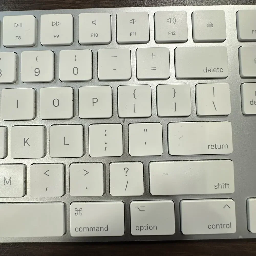 Apple Magic Keyboard Model A1483 with Numeric Keypad Bluetooth Lightning White